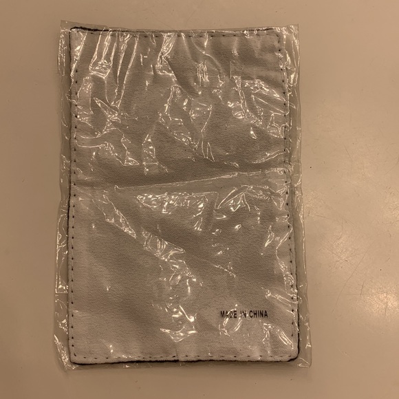 David Yurman Jewelry Cleaning Cloth/ Wipe NWOT - Picture 2 of 2